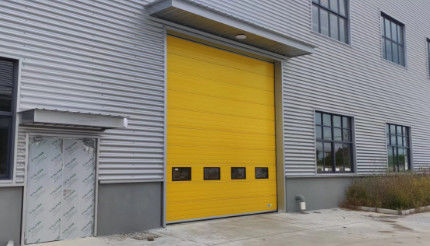 Купить Автоматические изоляционные секционные двери сэндвич Промышленная фабрика дверь на заказ online manufacture