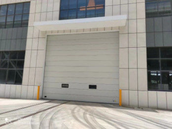 Купить Промышленные секционные двери на заказ Изоляционные стальные секционные гаражные двери online manufacture