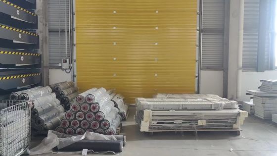 Купить Настраиваемые RAL9002 секционные гаражные двери с человеко-машинным интерфейсом управления коробкой online manufacture