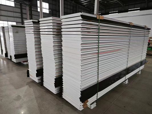 Секционные гаражные двери с уплотнительными лентами EPDM со всех сторон для хорошей уплотнения